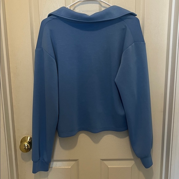 Cropped Pullover - Picture 3 of 3